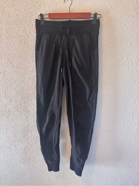 Lululemon Dance Studio Mid-Rise Jogger
Full Length